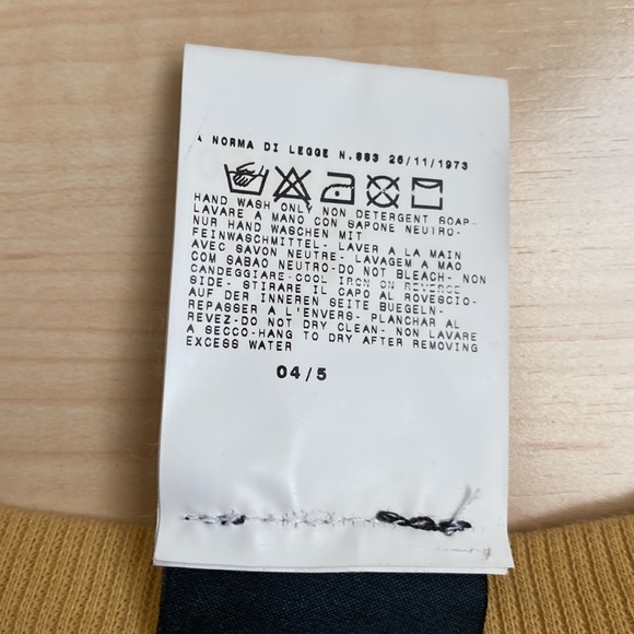 D&G by Dolce Gabbana Honk Kong T-Shirt - Picture 11 of 13